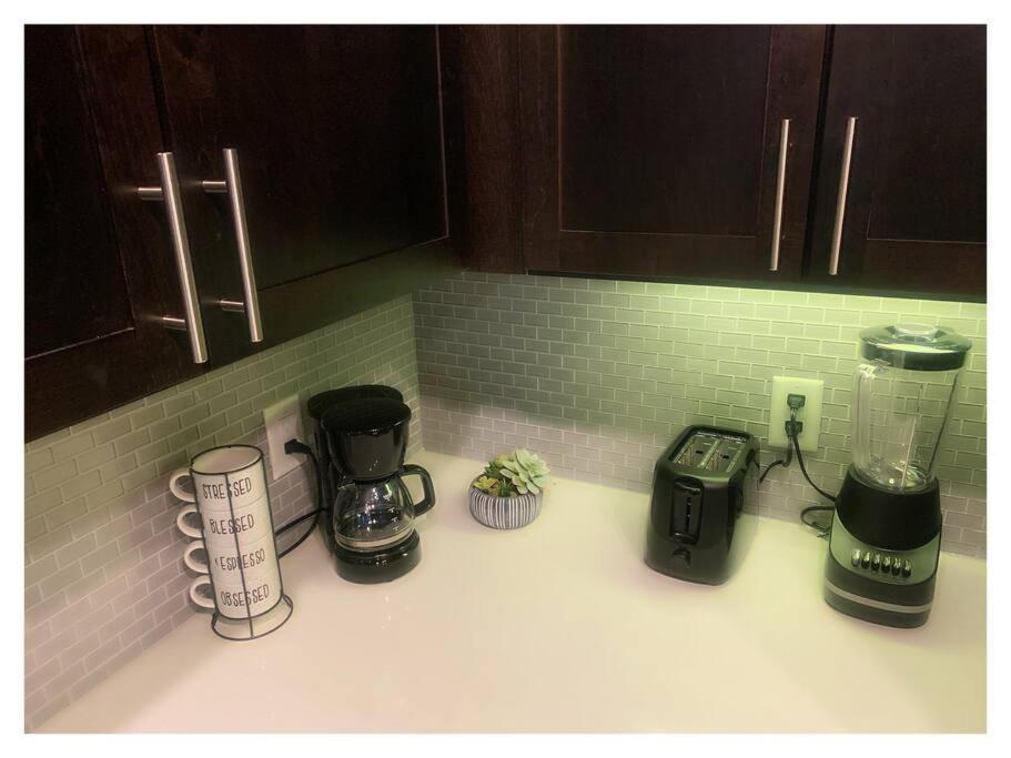 Penthouse Cool-Oasis-In-Houston-Rental Car Available-View-Great-Sleep Zewnętrze zdjęcie