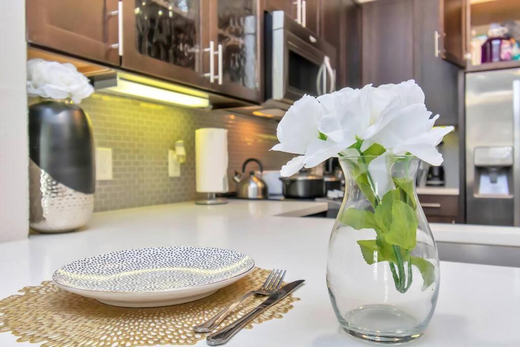 Penthouse Cool-Oasis-In-Houston-Rental Car Available-View-Great-Sleep Zewnętrze zdjęcie