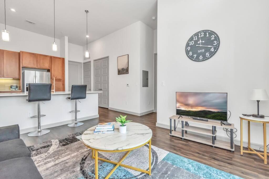 Penthouse Cool-Oasis-In-Houston-Rental Car Available-View-Great-Sleep Zewnętrze zdjęcie
