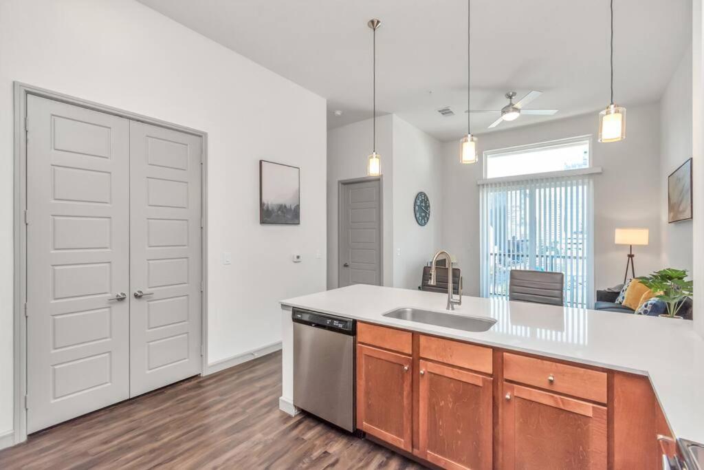 Penthouse Cool-Oasis-In-Houston-Rental Car Available-View-Great-Sleep Zewnętrze zdjęcie